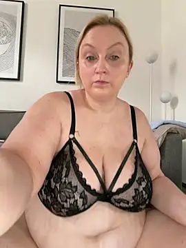 BBW Nora online show from June 2, 8:36 am