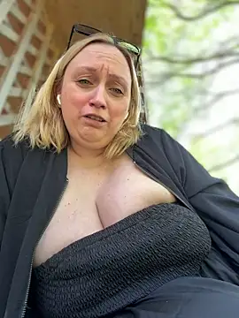 BBW Nora online show from April 24, 9:55 am