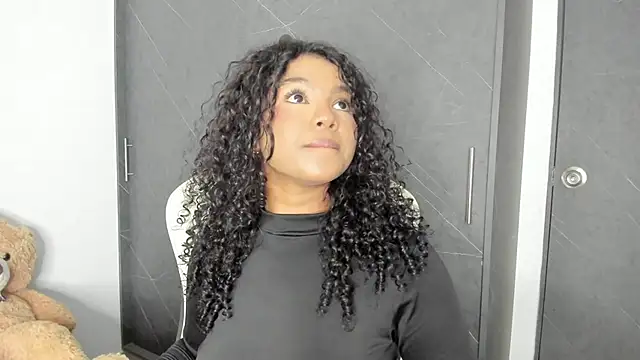 chloe ebony  online show from February 14, 1:50 am