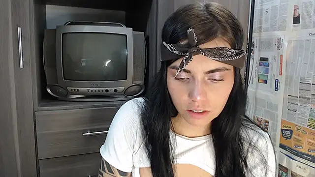 i am nina  online show from February 26, 3:46 am