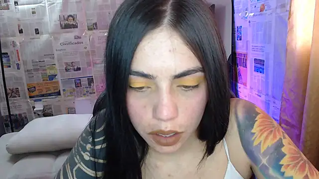 i am nina  online show from November 19, 8:09 pm