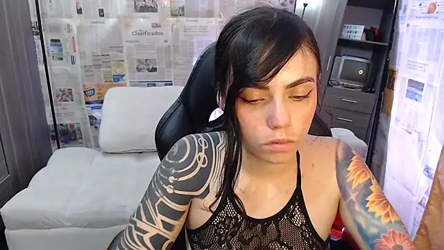 i am nina  online show from October 2, 12:25 am