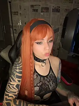 i am nina  online show from April 28, 10:58 pm