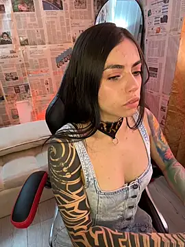 i am nina  online show from February 28, 7:02 pm