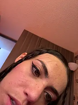 i am nina  online show from February 18, 5:42 pm