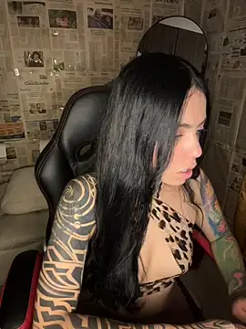 i am nina  online show from May 5, 11:19 pm