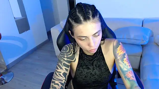 i am nina  online show from March 8, 12:33 am