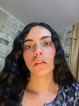 i am nina  online show from April 28, 5:12 am
