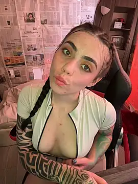 i am nina  online show from January 14, 7:50 pm