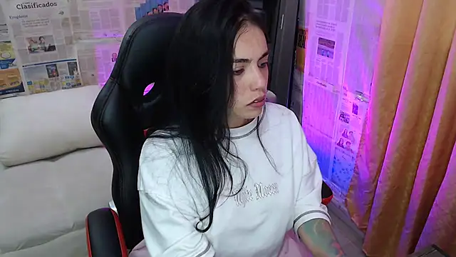 i am nina  online show from October 22, 9:57 pm