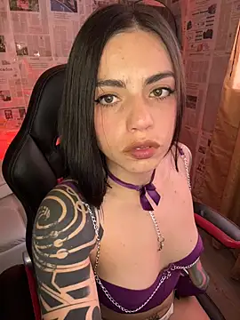 i am nina  online show from March 12, 6:56 pm