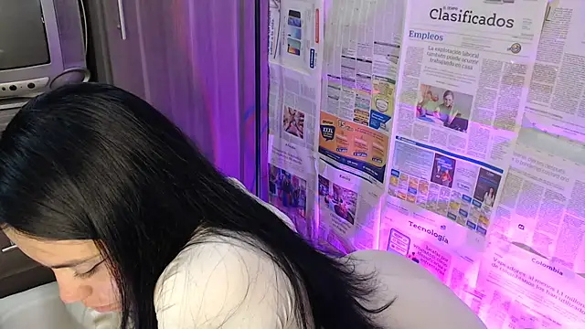 i am nina  online show from March 1, 2:04 am