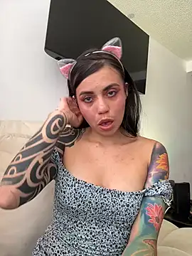 i am nina  online show from December 3, 8:08 pm