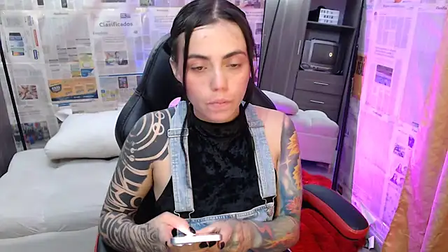 i am nina  online show from October 13, 2:57 am