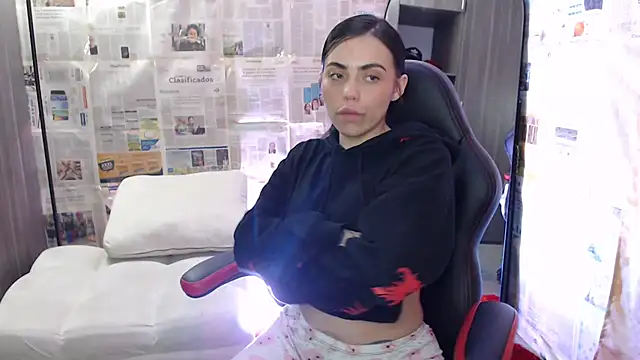 i am nina  online show from September 18, 5:21 am