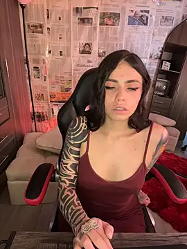 i am nina  online show from April 5, 7:53 pm