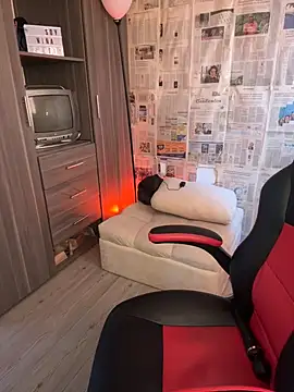 i am nina  online show from February 10, 6:51 pm