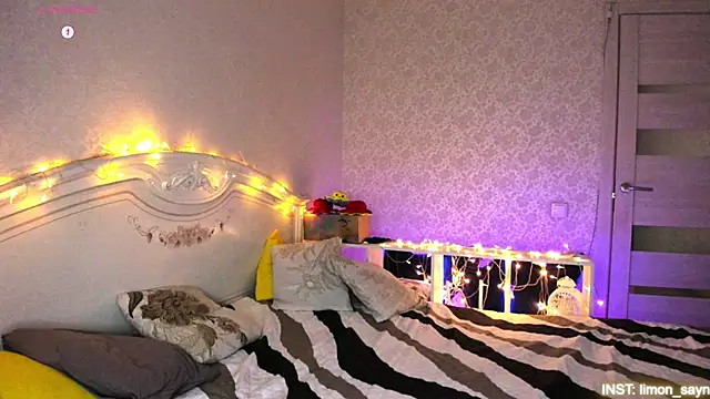 LillyMoure  online show from February 10, 11:26 pm