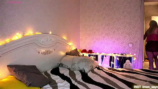 LillyMoure  online show from February 14, 10:54 pm