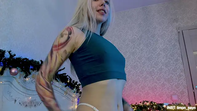 LillyMoure  online show from January 13, 11:41 pm