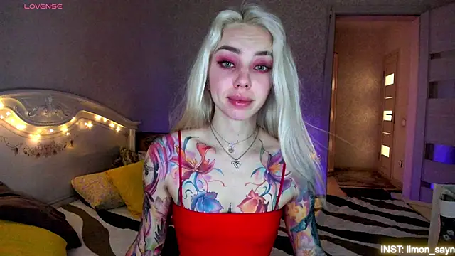 LillyMoure  online show from June 16, 11:27 pm