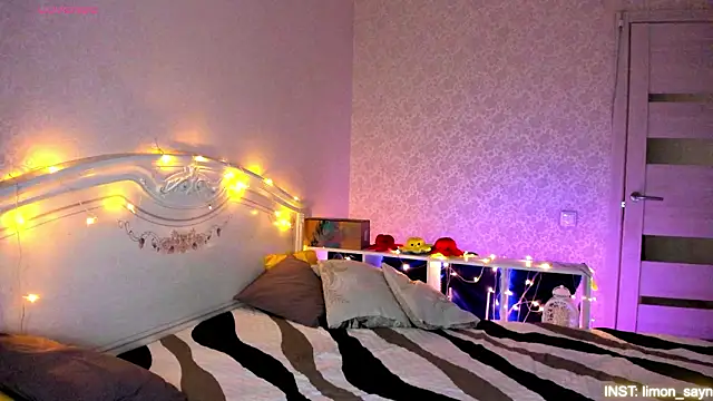 LillyMoure  online show from February 20, 11:06 pm