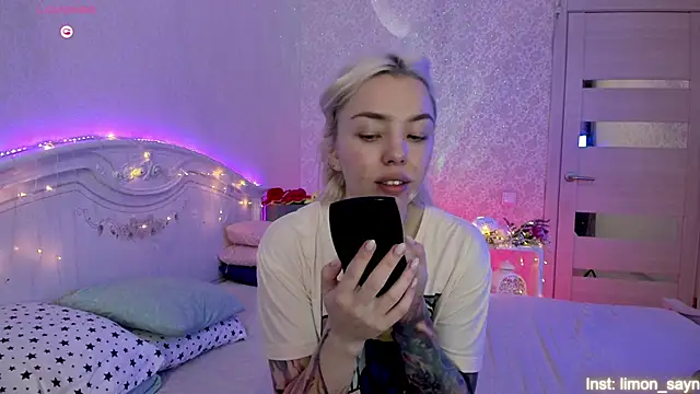 LillyMoure  online show from September 13, 11:38 pm