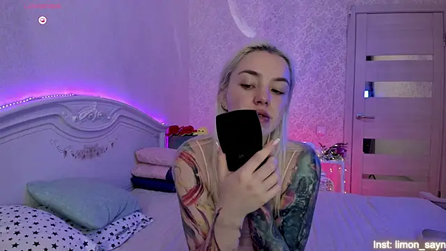 LillyMoure  online show from September 8, 11:26 pm