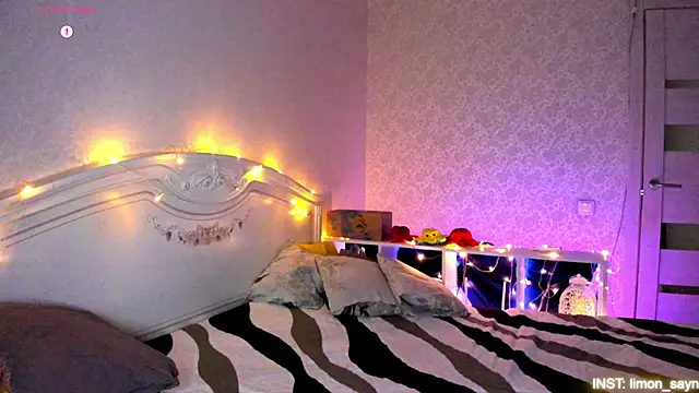 LillyMoure  online show from February 17, 11:13 pm