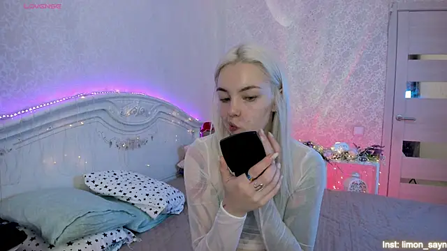 LillyMoure  online show from September 21, 11:32 pm