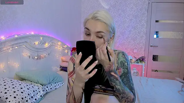 LillyMoure  online show from September 19, 11:42 pm