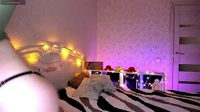 LillyMoure  online show from February 22, 10:55 pm