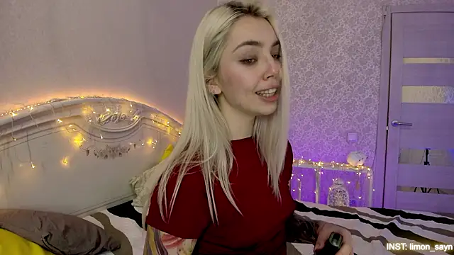 LillyMoure  online show from February 3, 2:53 am