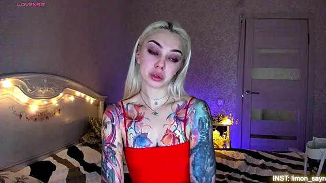 LillyMoure  online show from July 12, 11:16 pm