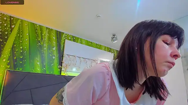 VeraWatts online show from March 11, 2:05 am