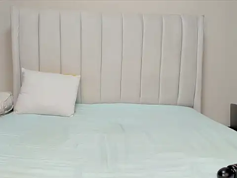 Snapshot of _heavenlysent chatting on October 31, 4:20 am heavenlysent online show from October 31, 4:20 am