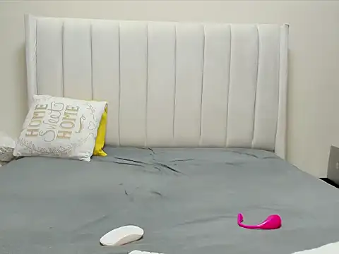 Snapshot of _heavenlysent chatting on November 5, 1:42 am heavenlysent online show from November 5, 1:42 am