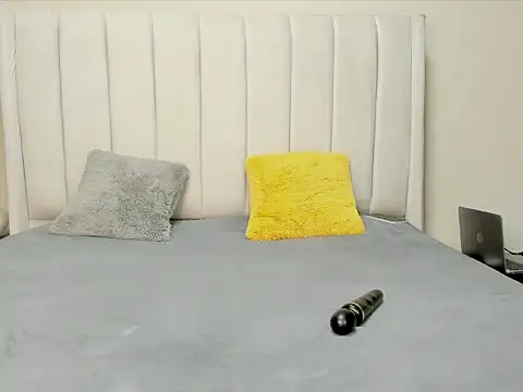 Snapshot of _heavenlysent chatting on October 21, 4:23 am heavenlysent online show from October 21, 4:23 am