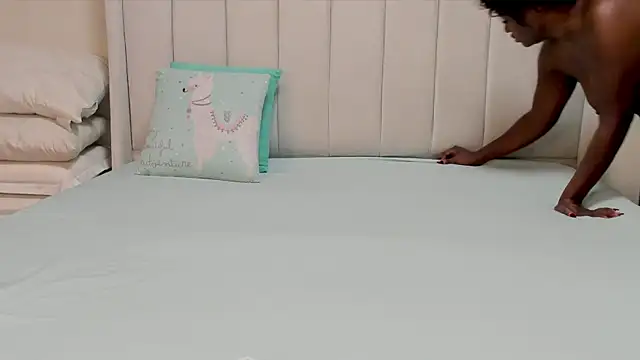  heavenlysent online show from April 18, 4:15 am