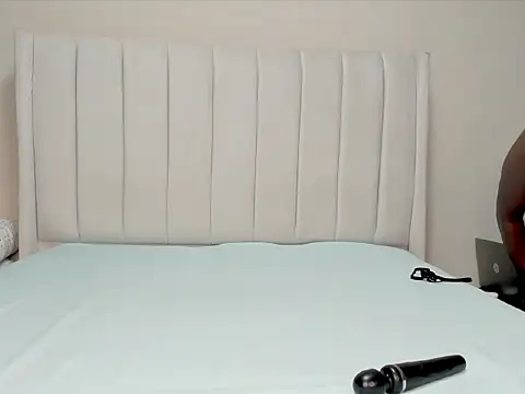 Snapshot of _heavenlysent chatting on October 25, 4:33 am heavenlysent online show from October 25, 4:33 am