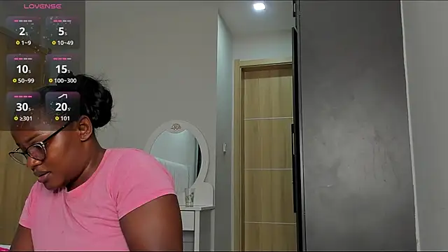 Snapshot of _heavenlysent chatting on June 25, 5:29 pm heavenlysent online show from June 25, 5:29 pm