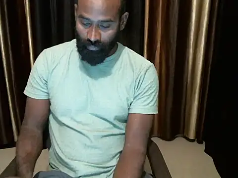 Snapshot of indian2 chatting on October 12, 7:32 am indian2 online show from October 12, 7:32 am