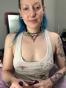 Snapshot of MissCumberdale chatting on December 19, 6:21 pm MissCumberdale online show from December 19, 6:21 pm