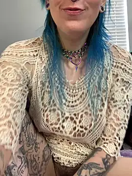 Snapshot of MissCumberdale chatting on January 10, 6:14 pm MissCumberdale online show from January 10, 6:14 pm