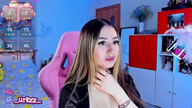 Snapshot of Fiona-Love chatting on February 7, 8:53 pm Fiona-Love online show from February 7, 8:53 pm
