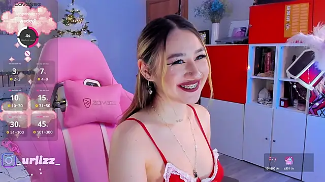 Snapshot of Fiona-Love chatting on December 25, 7:34 pm Fiona-Love online show from December 25, 7:34 pm