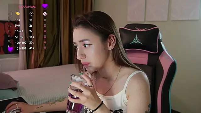 Fiona-Love online show from June 17, 5:45 pm