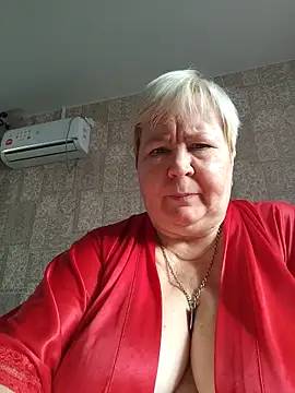 Snapshot of EffectFiona chatting on October 28, 5:08 am EffectFiona online show from October 28, 5:08 am