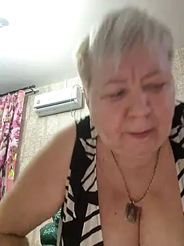 Snapshot of EffectFiona chatting on November 7, 3:11 am EffectFiona online show from November 7, 3:11 am