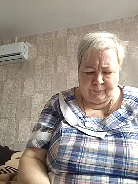 Snapshot of EffectFiona chatting on March 19, 5:52 am EffectFiona online show from March 19, 5:52 am